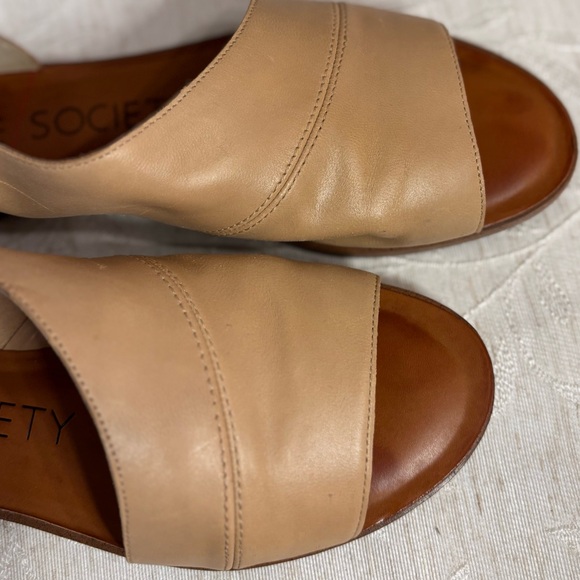 Sole Society Colvan Cut Out Soft Leather Upper Sandals, Tan, Size 9. Pre-owned. - Picture 8 of 11